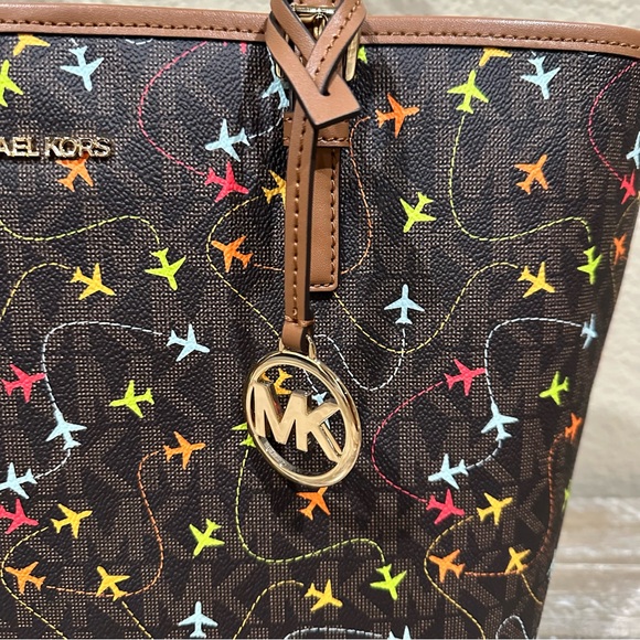 Michael Kors Jet Set Brown Multi Airplane Print Medium Carryall Tote Bag - Picture 7 of 7